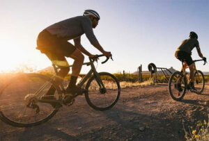 Gravel Bikes vs. Road Bikes: The Main Differences Explained